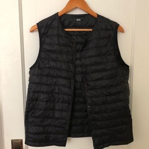 Uniqlo vest size small black